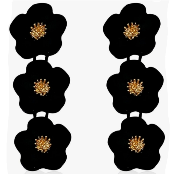 Triple Black Flowers Post Earrings Gothic 3 Flower Blossoms 3D Goth Floral New - Picture 2 of 4